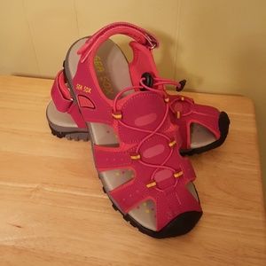 Sea sox size 10  NWOT pink.